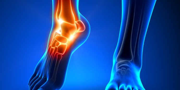 פרופסור לכימיה באונ' תל אביב: "הרופאים לא עזרו לכאבי הרגליים של בני – אורן זריף העלים אותם מיד"